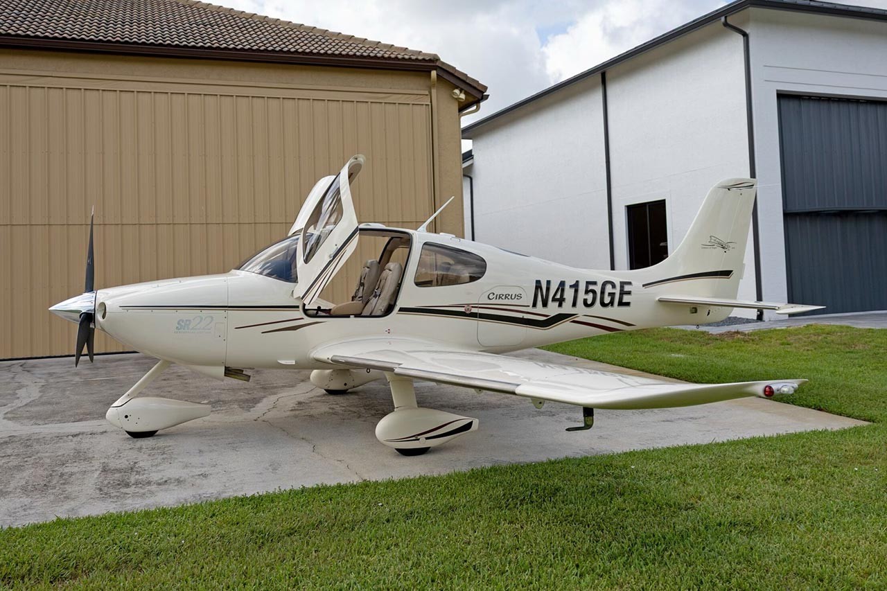 2003 Cirrus SR22 — photo 2