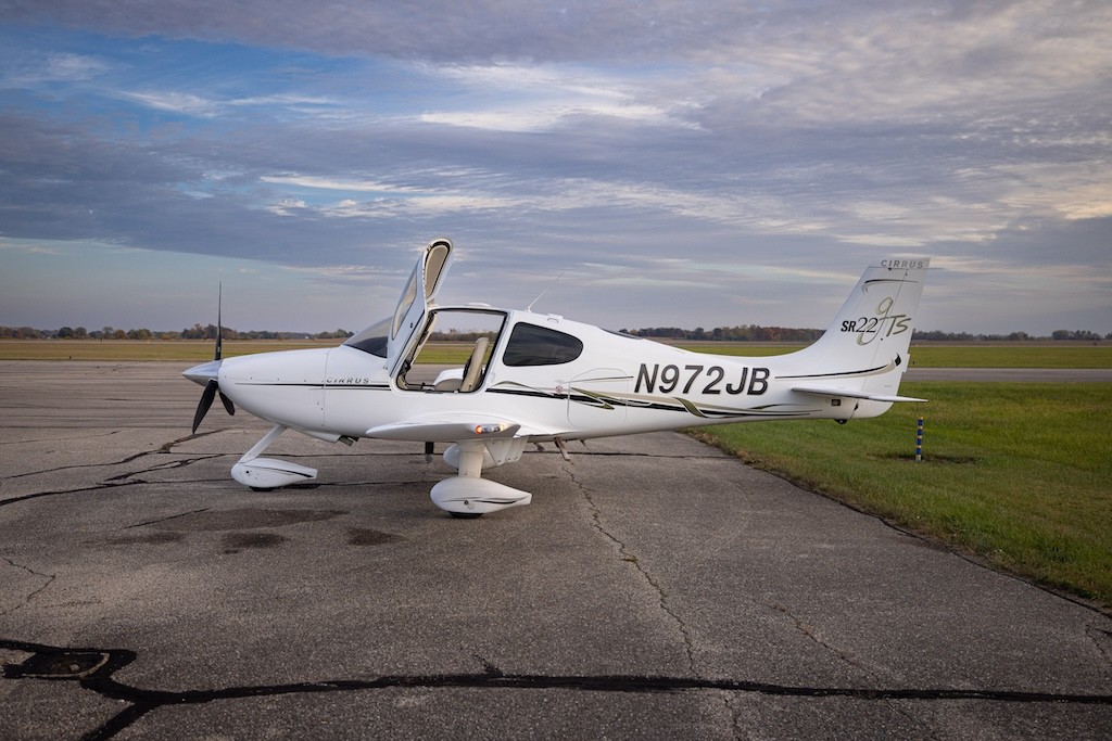 2006 Cirrus SR22 — photo 2