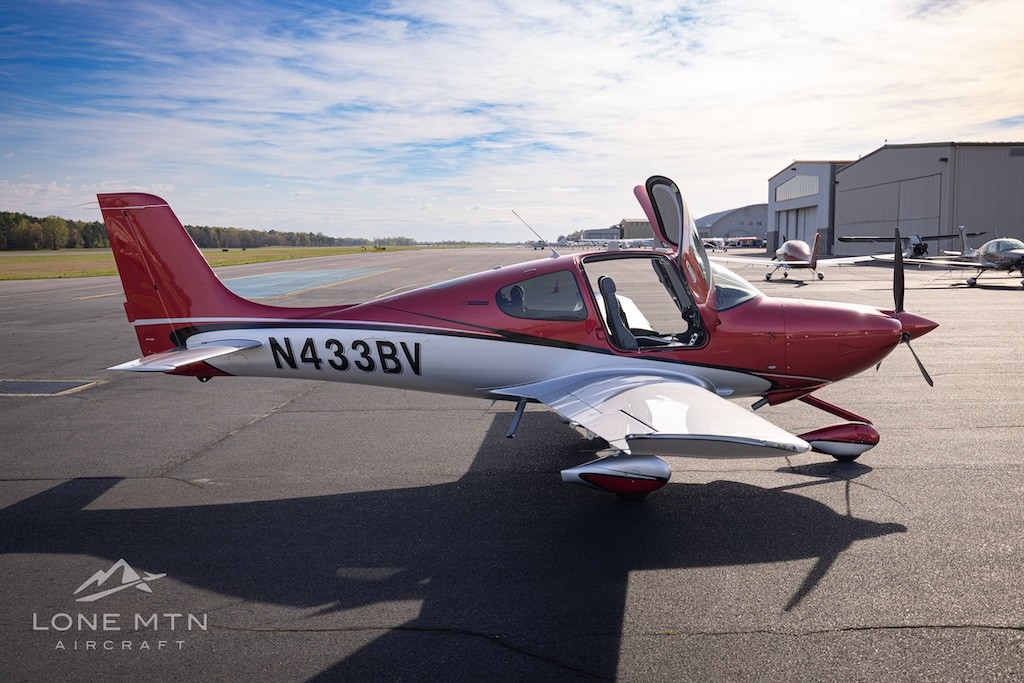 2025 Cirrus SR20 — photo 2