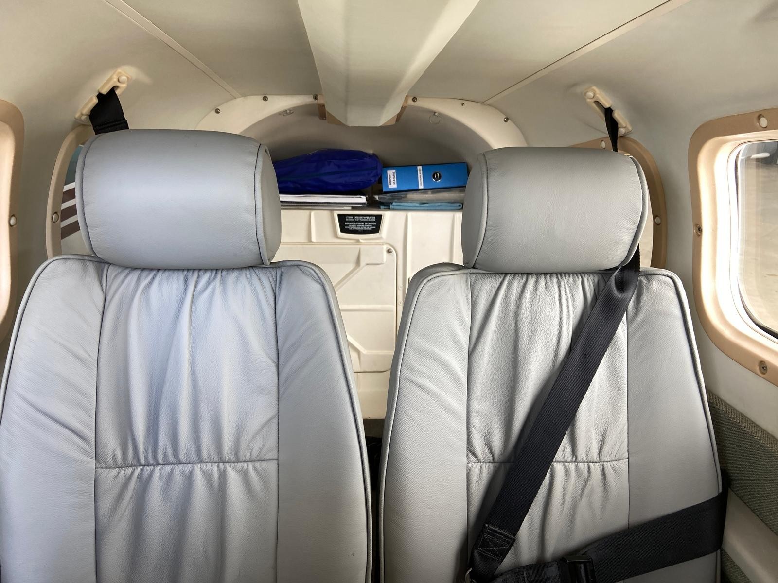 2000 Piper Archer III — photo 4