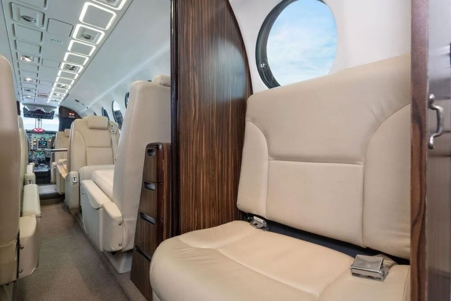 1997 Beechcraft Beech King Air 350, photo 10