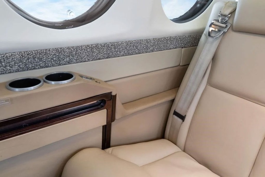1997 Beechcraft Beech King Air 350, photo 11