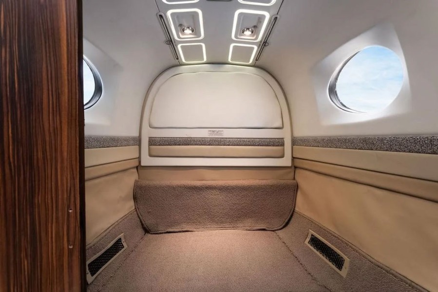1997 Beechcraft Beech King Air 350, photo 13