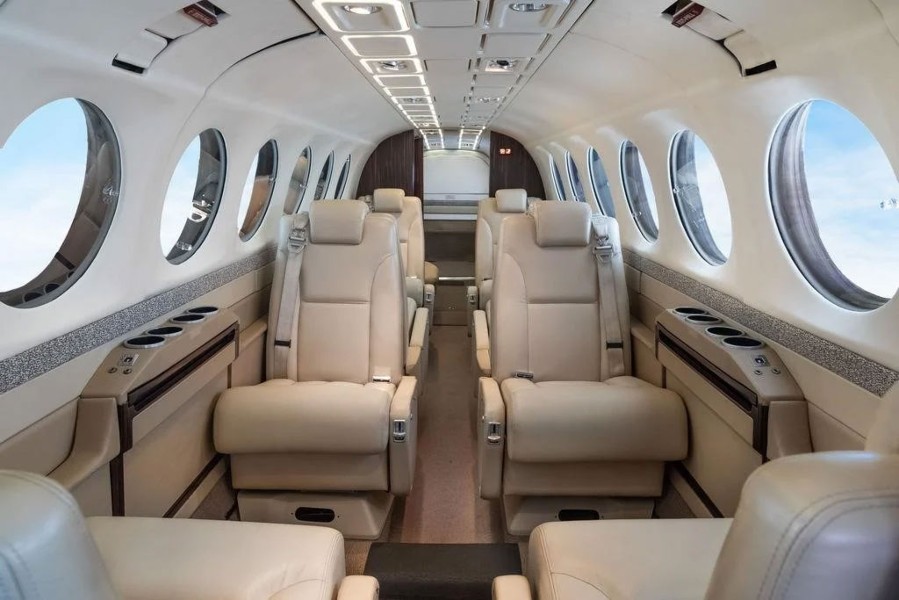 1997 Beechcraft Beech King Air 350, photo 5
