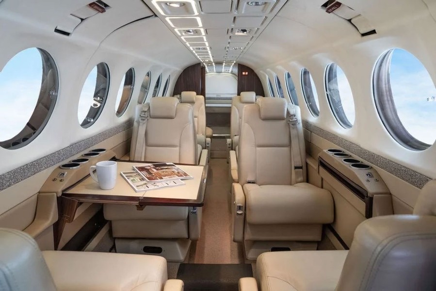 1997 Beechcraft Beech King Air 350, photo 6