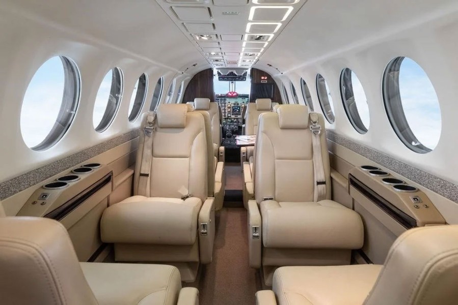 1997 Beechcraft Beech King Air 350, photo 8