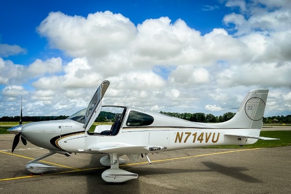 2013 Cirrus SR22T — photo 2