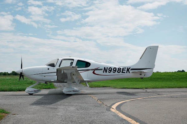 2016 Cirrus SR22-G5 — photo 1