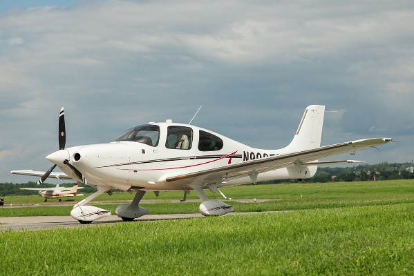 2016 Cirrus SR22-G5 — photo 2