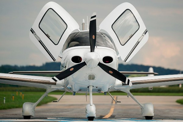 2016 Cirrus SR22-G5 — photo 4