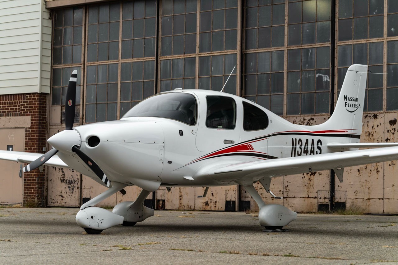 2021 Cirrus SR20 — photo 2