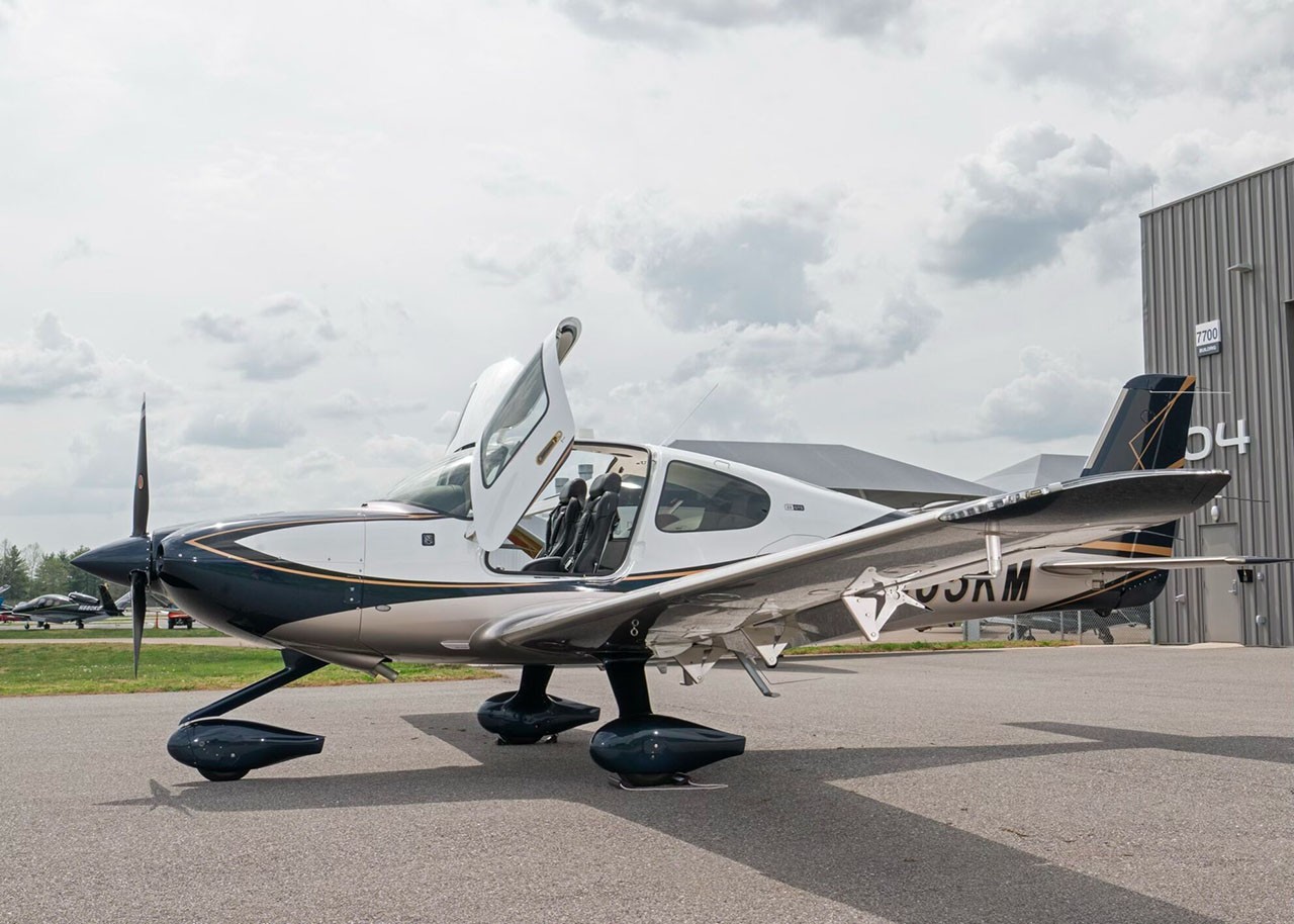 2020 Cirrus SR22 — photo 2