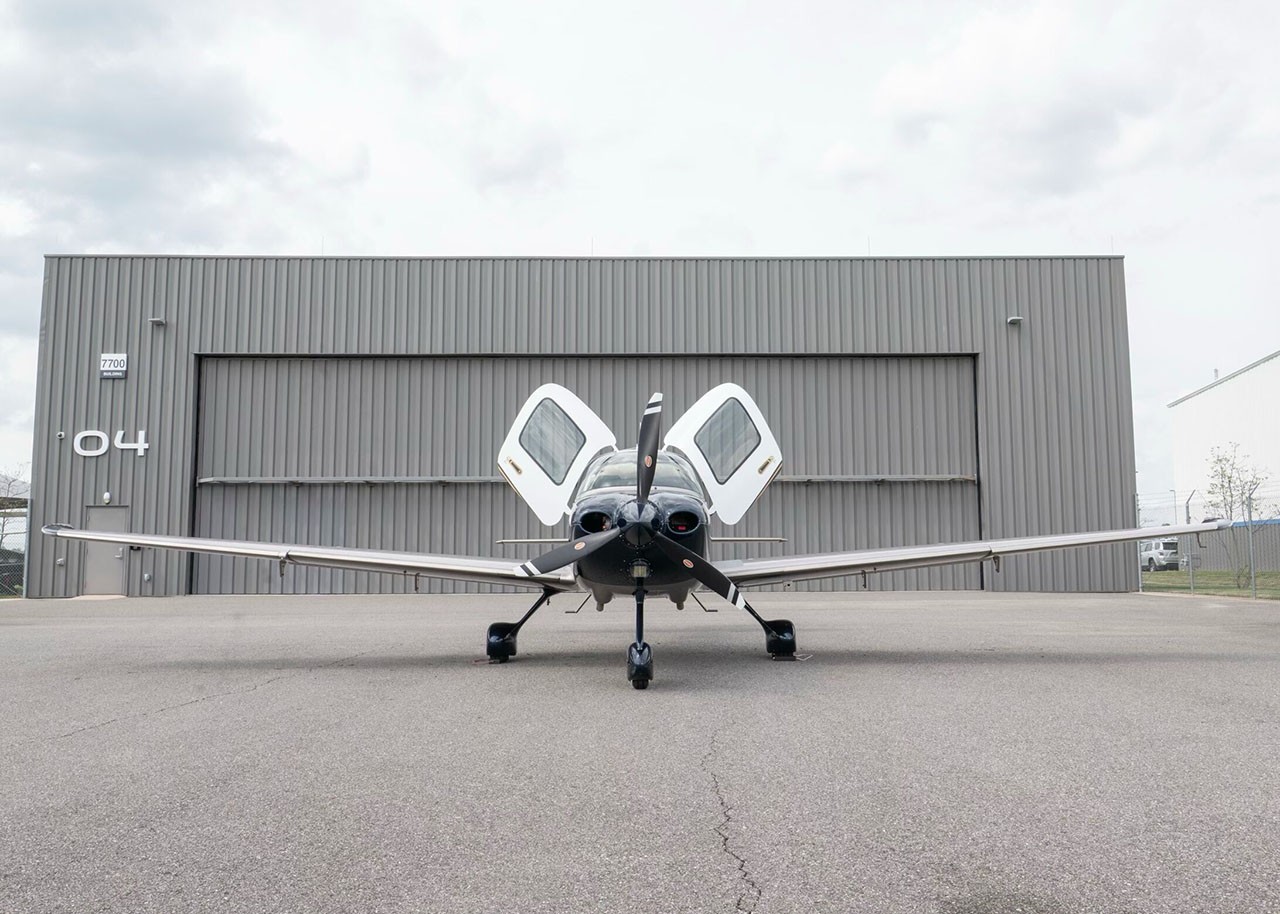 2020 Cirrus SR22 — photo 3