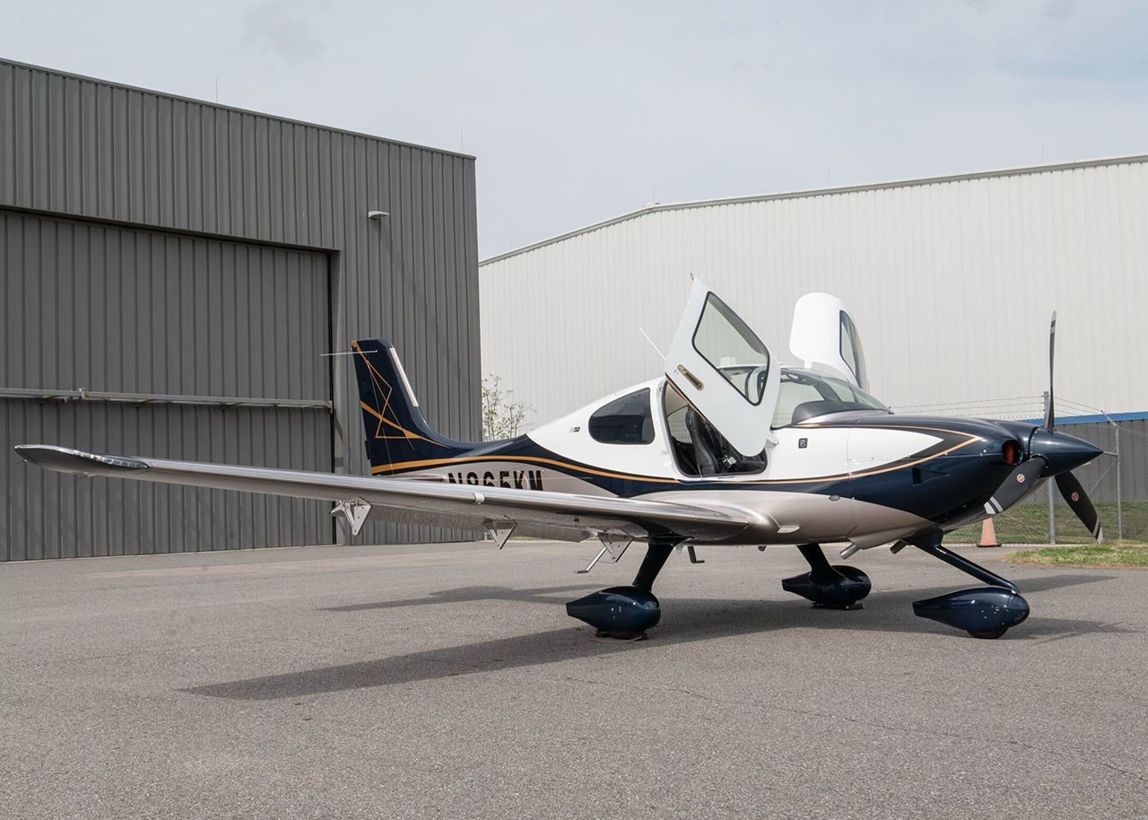2020 Cirrus SR22 — photo 4