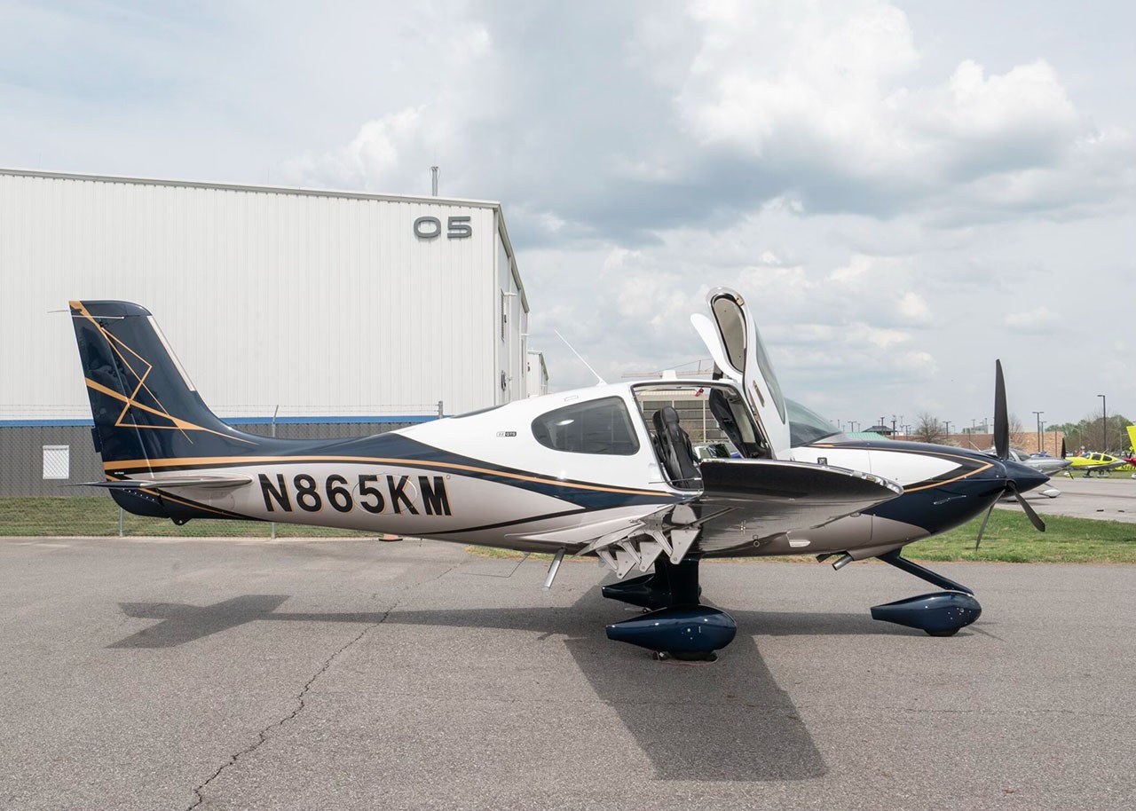 2020 Cirrus SR22 — photo 5