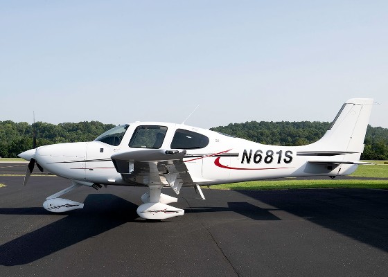2016 Cirrus SR22-G5 — photo 1