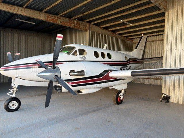 1975 Beech King Air C90 — photo 1