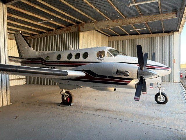 1975 Beech King Air C90 — photo 3