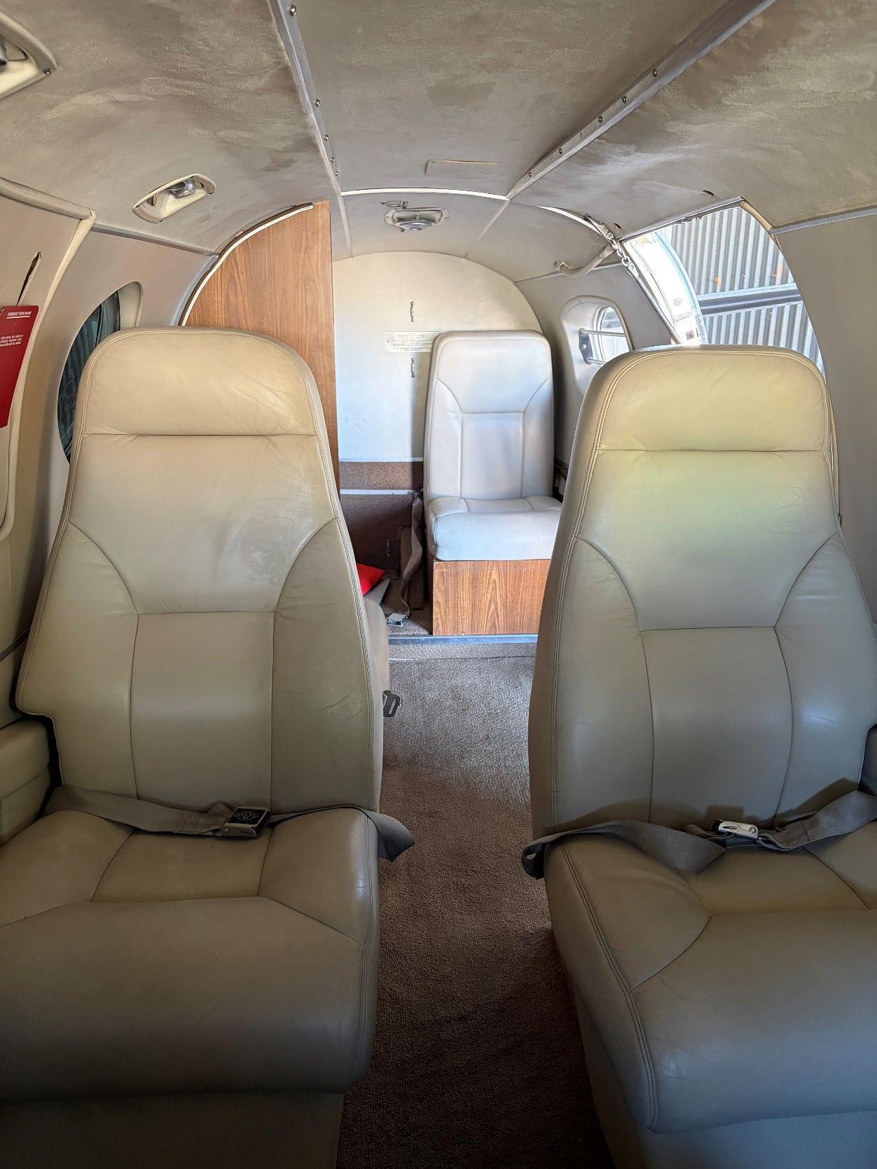 1975 Beech King Air C90 — photo 5