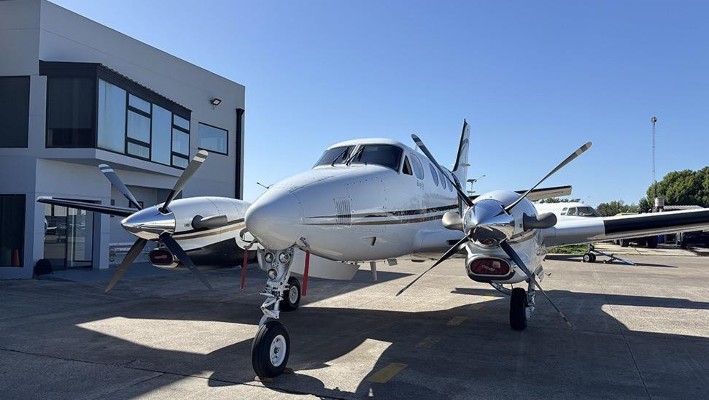 2005 Beech King Air C90B — photo 1