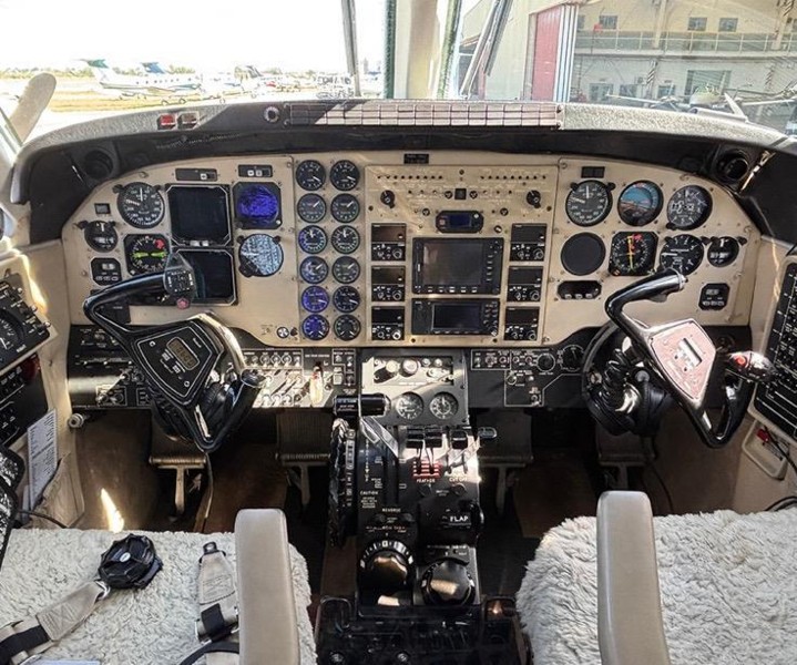 2005 Beech King Air C90B, photo 10