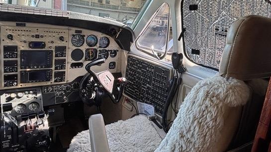 2005 Beech King Air C90B, photo 12