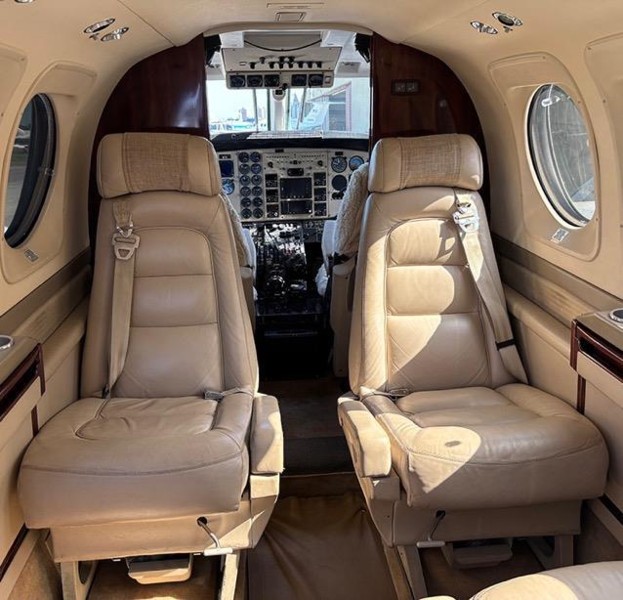 2005 Beech King Air C90B, photo 7