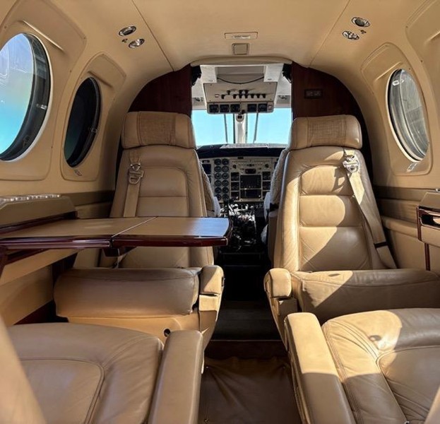 2005 Beech King Air C90B, photo 8
