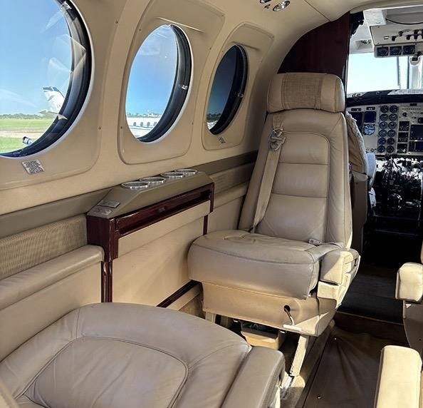 2005 Beech King Air C90B, photo 9