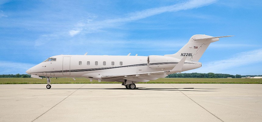 2008 Bombardier Challenger 300 — photo 2