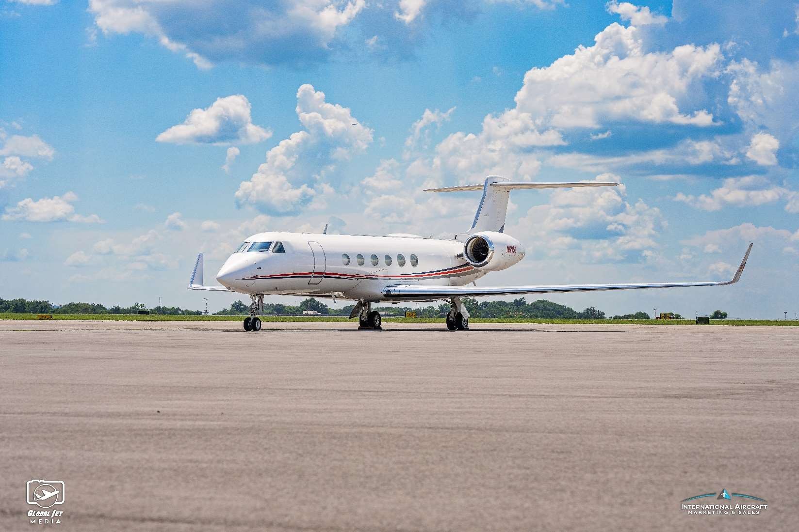 2000 Gulfstream G-V — photo 1