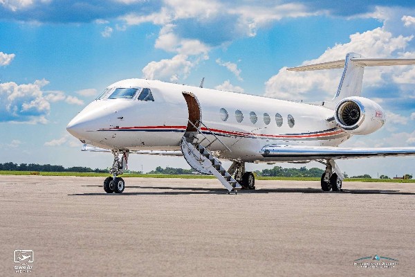 2000 Gulfstream G-V — photo 2