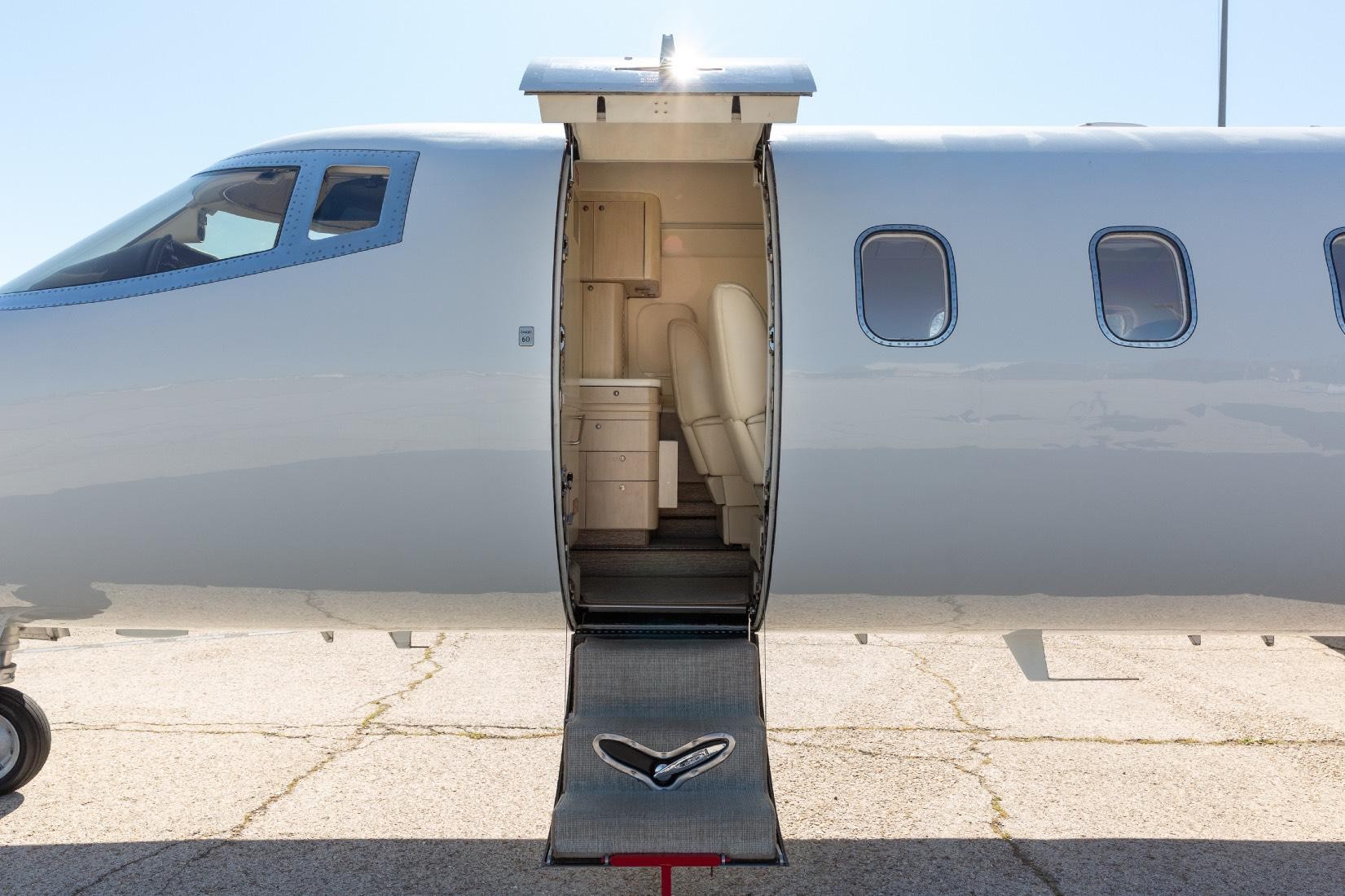1994 Learjet 60 — photo 3
