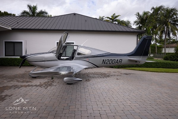 2004 Cirrus SR22-G2 — photo 2