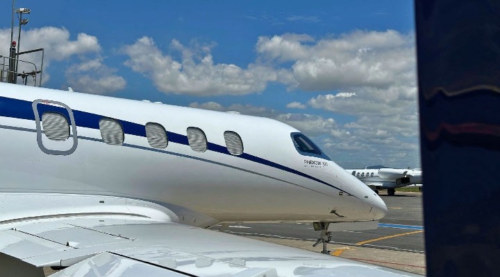 2011 Embraer Phenom 300 — photo 5