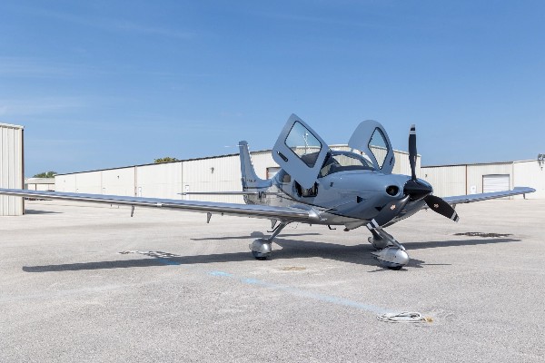 2022 Cirrus SR22T-G6 — photo 2