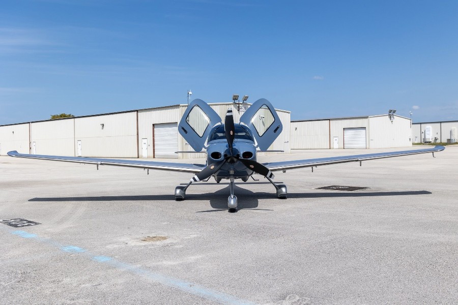 2022 Cirrus SR22T-G6 GTS (N71JB), photo 3