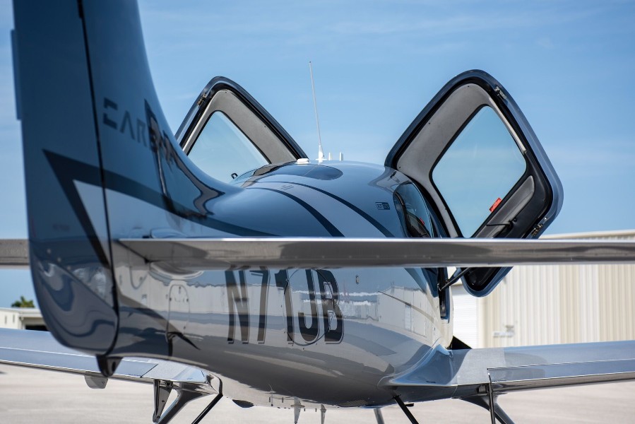 2022 Cirrus SR22T-G6 GTS (N71JB), photo 7