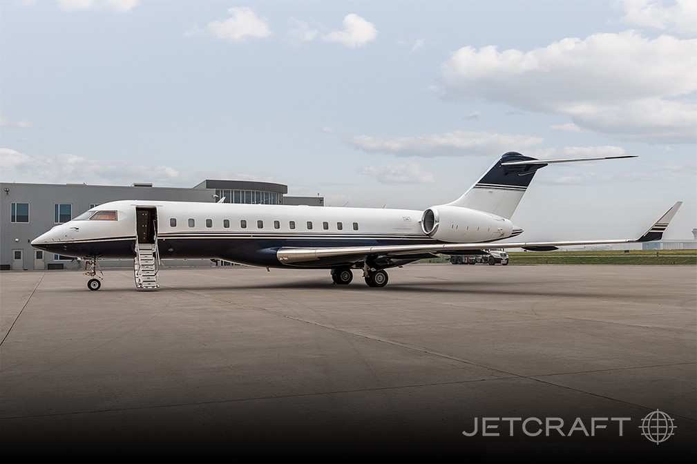 2013 Bombardier Global 6000 — photo 1