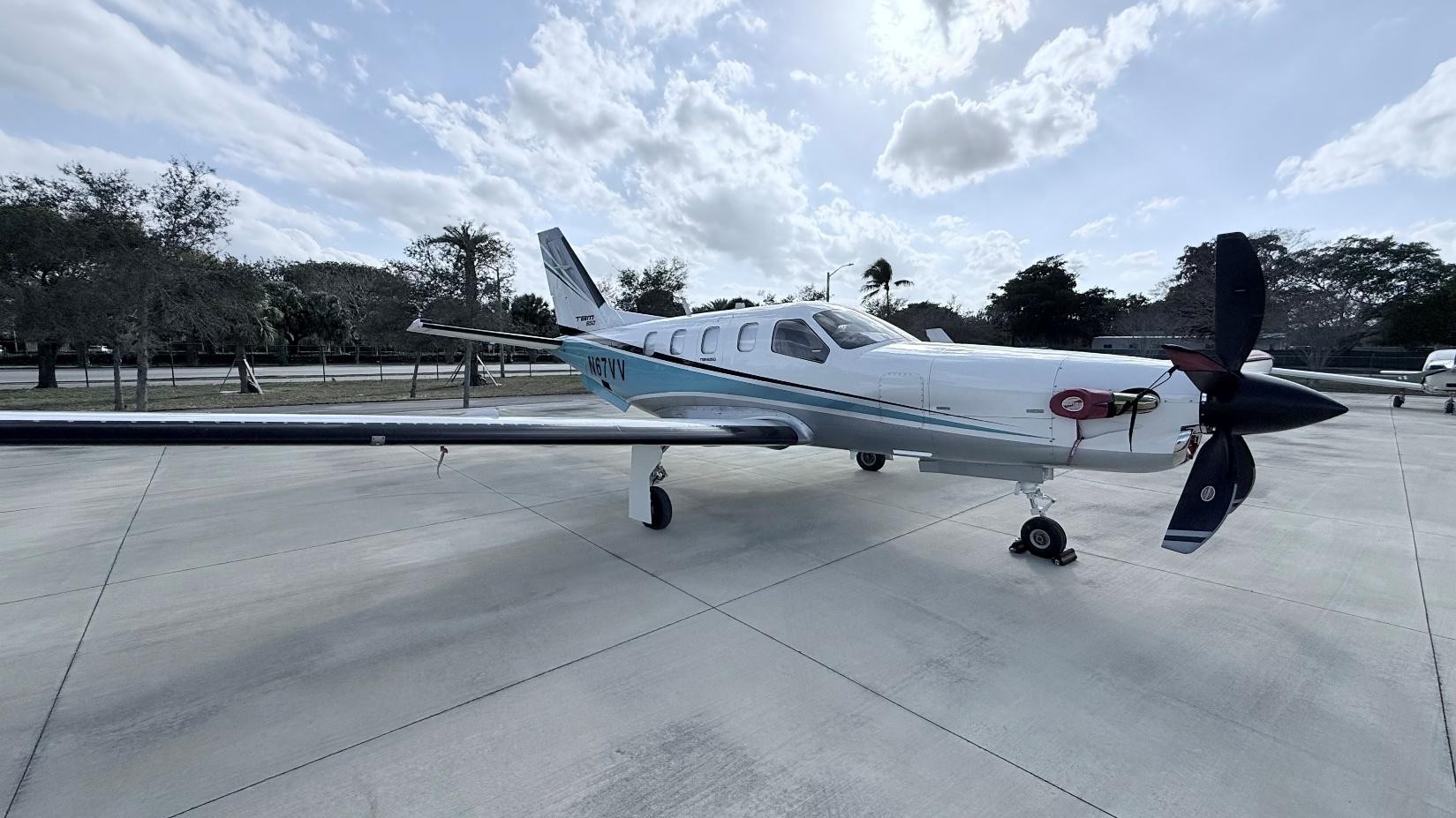 2012 Socata TBM 850 — photo 2