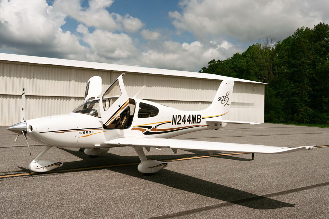 2005 Cirrus SR22-G2 — photo 2