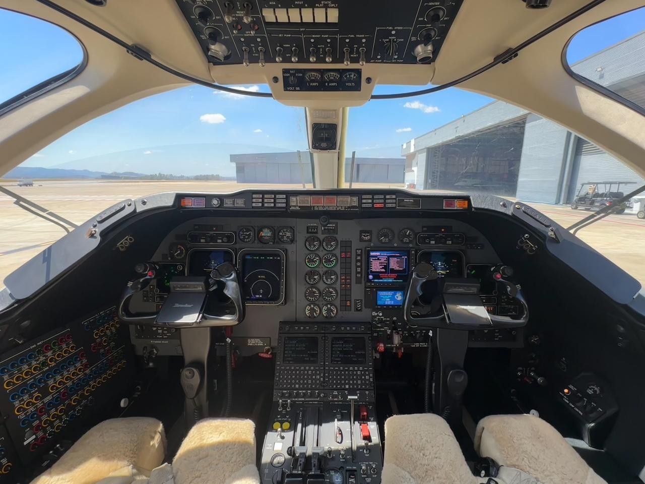 2006 Hawker 400XP 5
