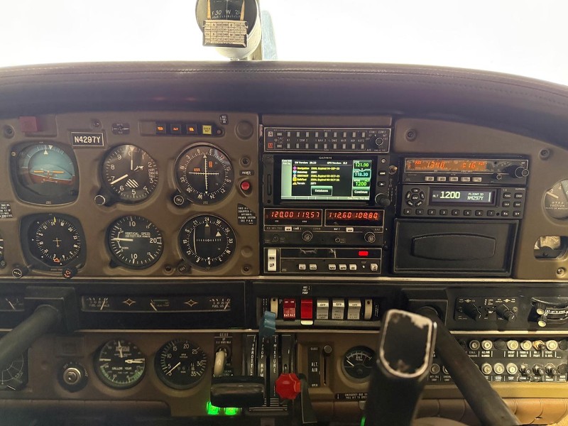 1983 Piper Arrow IV PA-28RT-201T, photo 9