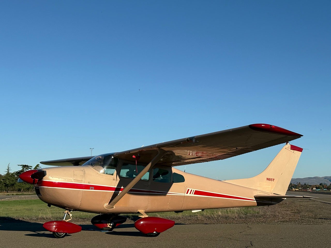 1961 Cessna 182D — photo 2