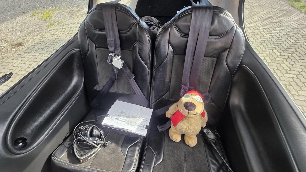 2010 Cirrus SR22-G3 — photo 3