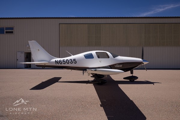 2004 Cessna / Columbia / Lancair 350 — photo 2