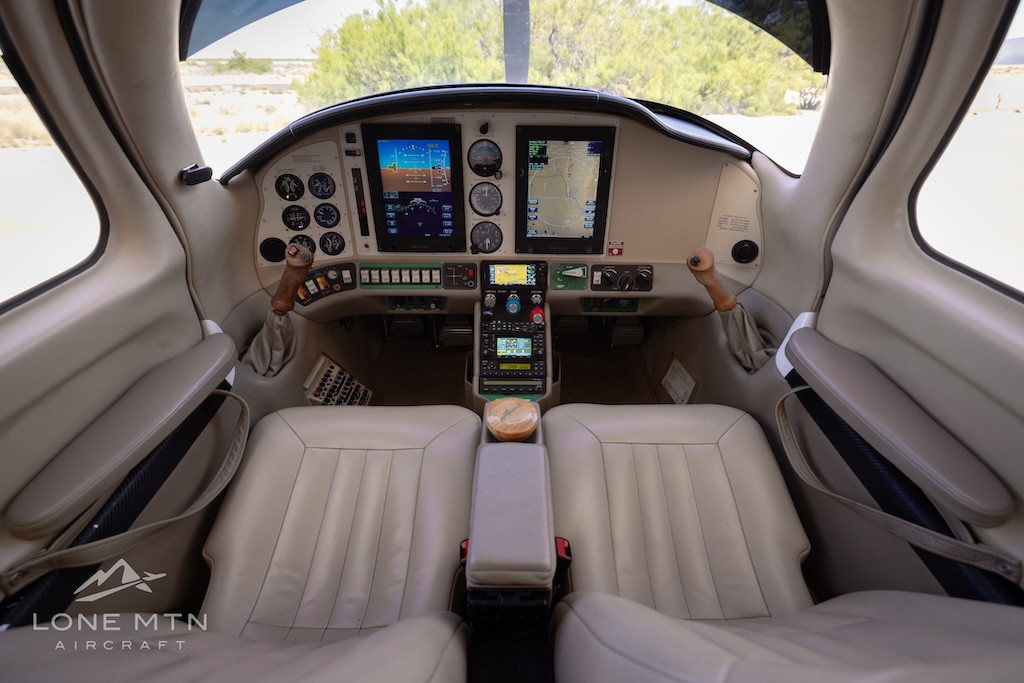2004 Cessna / Columbia / Lancair 350 — photo 4