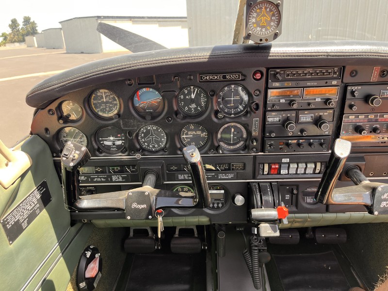 1973 Piper Cherokee 180 Challenger, photo 11