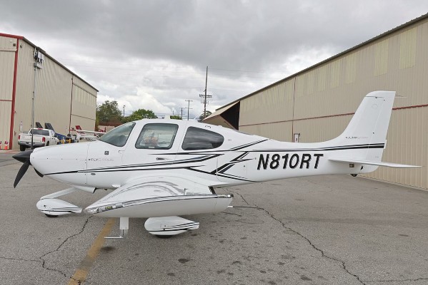 2021 Cirrus SR20 — photo 1