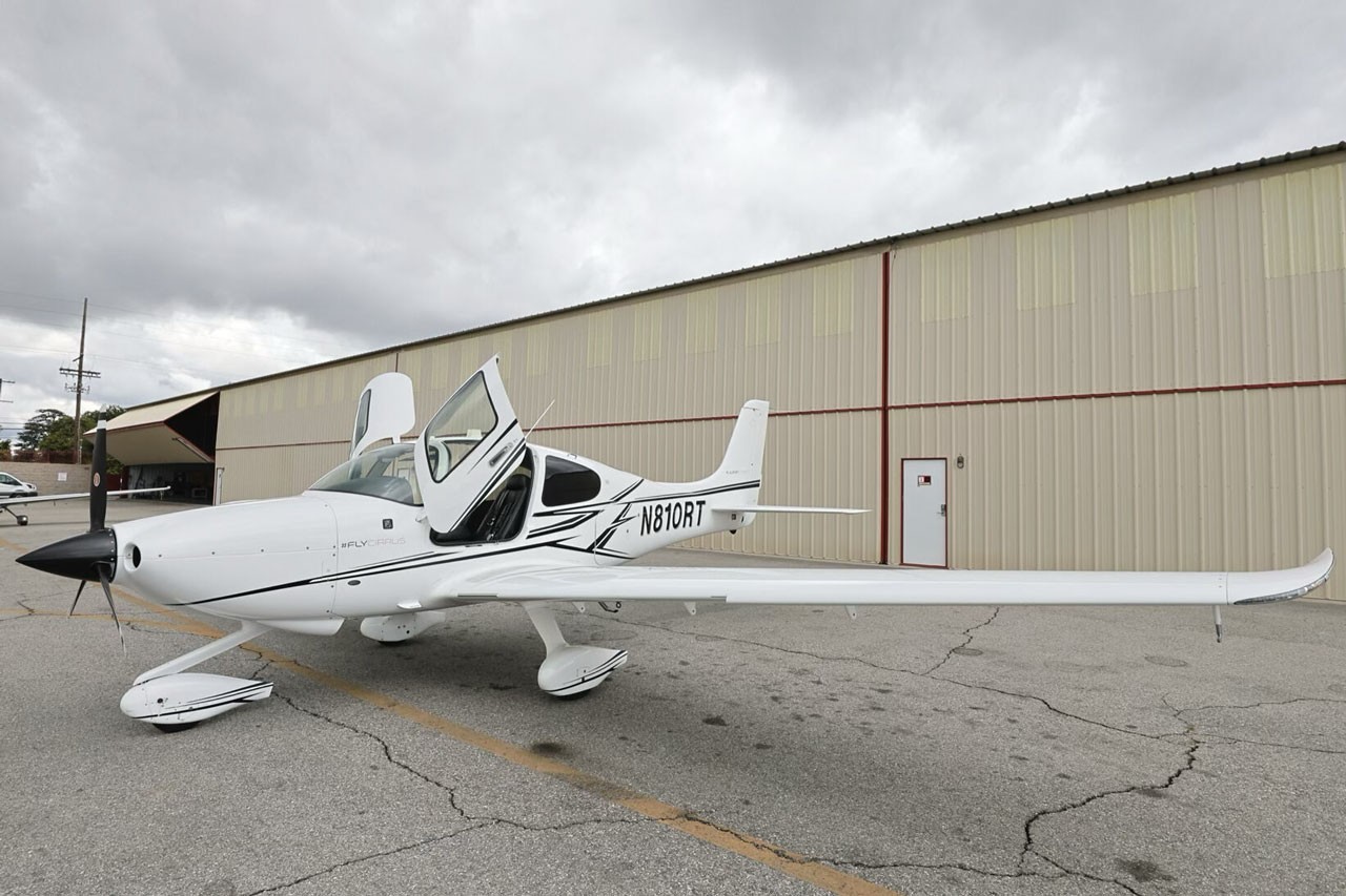 2021 Cirrus SR20 — photo 2